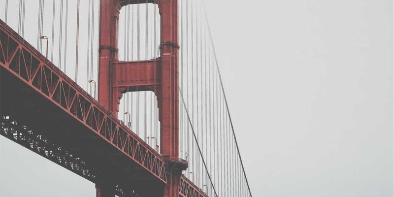 突破网络功能虚拟化性能瓶颈：从数据平面加速到智能资源调度的实战指南